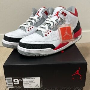 NWB Air Jordan 3 Retro Fire Red (2013) Size 9.5